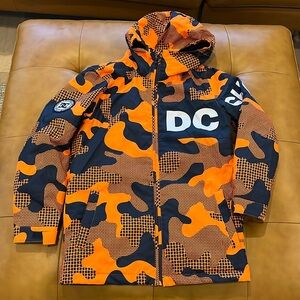 Like new Boys DC shoe Co snowboarding jacket size 12 M